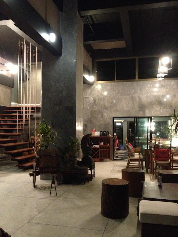 De Sea Almond Hotel Csumphon Kültér fotó